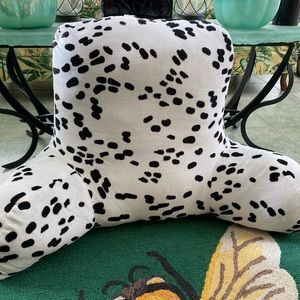 Adorable Faux Fur Bed Rest